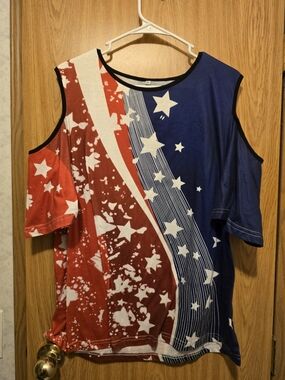 Sleeveless Cold-Shoulder Star Print Tee - Red & Blue